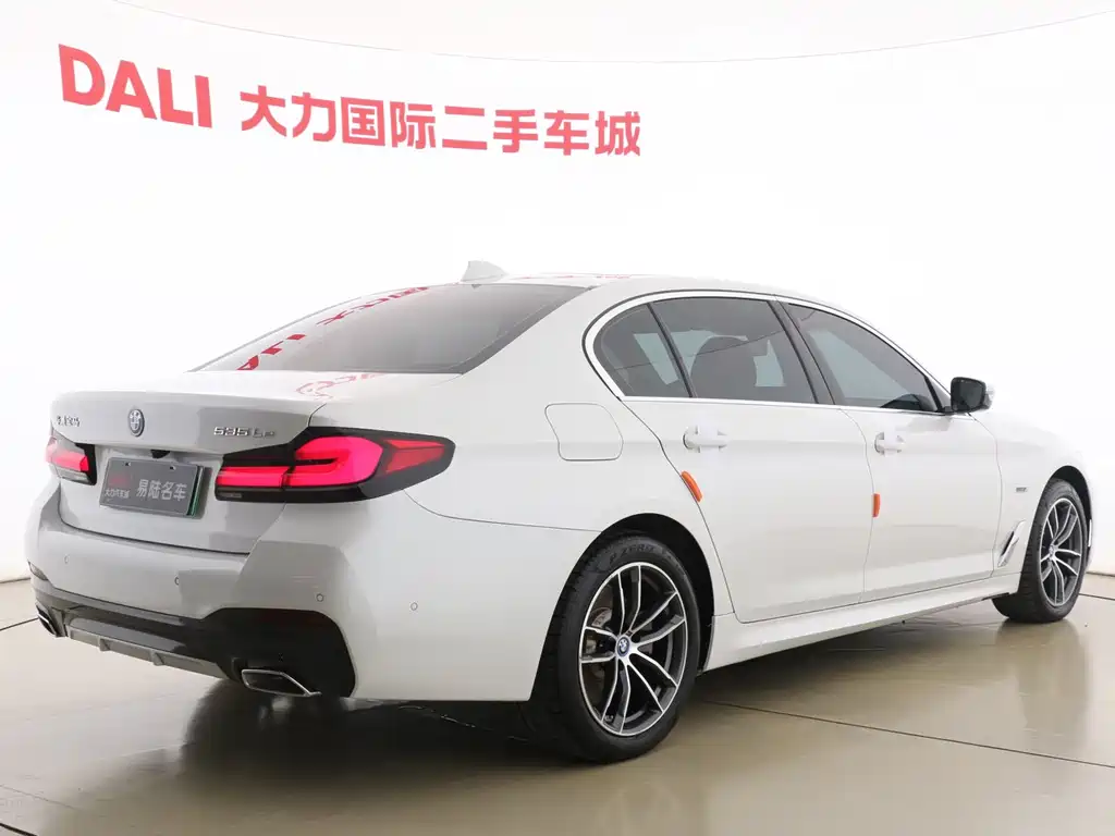 BMW 5 Series New Energy 2022 — фото 14