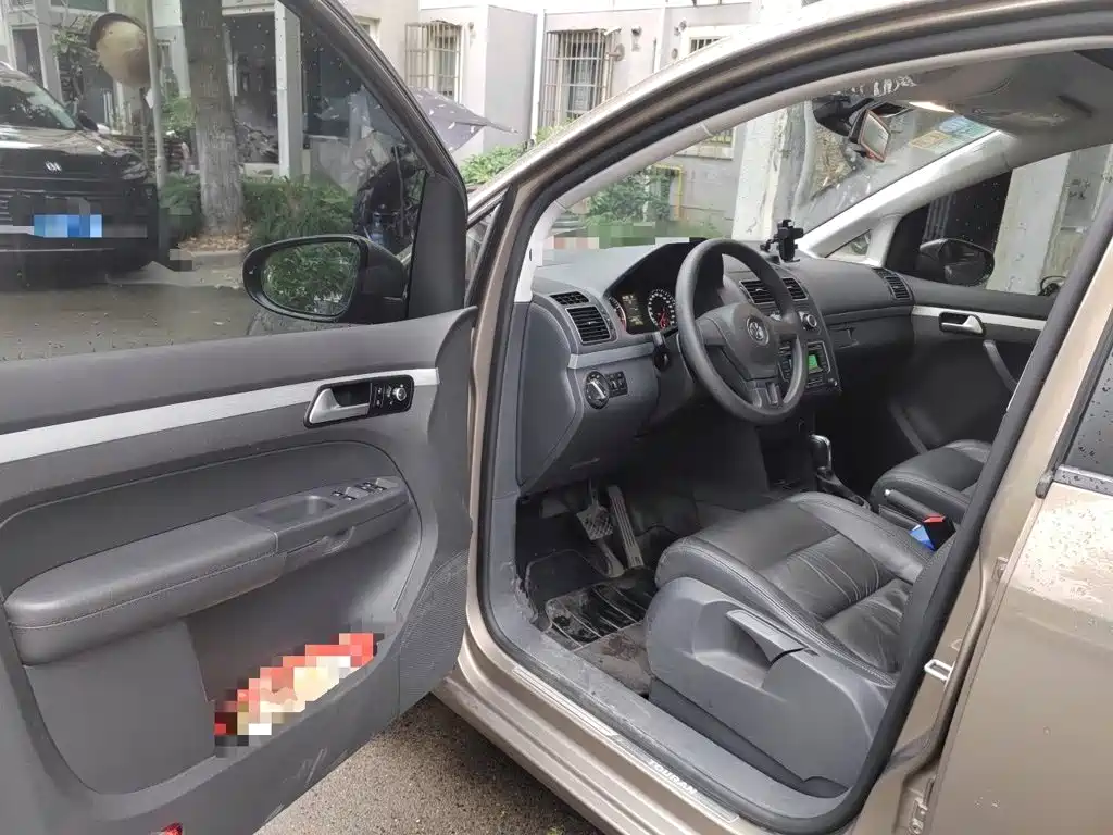Volkswagen Touran 2015 — фото 14