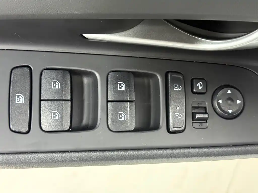Hyundai Elantra 2023 — фото 15