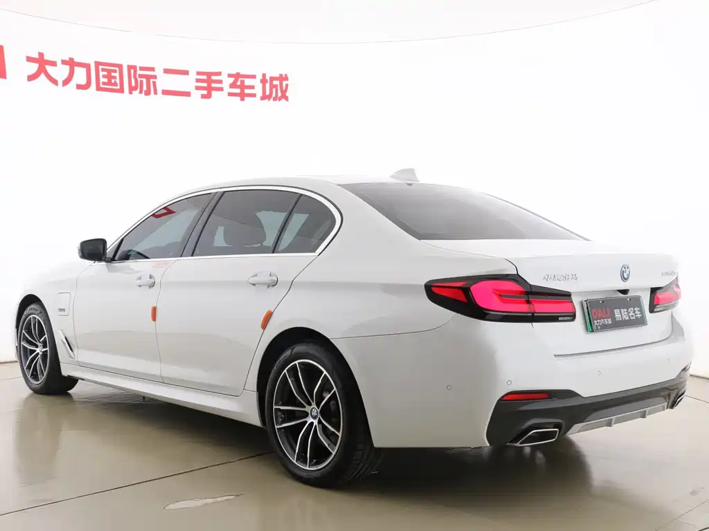 BMW 5 Series New Energy 2022 — фото 15
