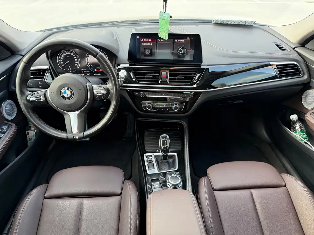 BMW 1 Series 2021 — фото 14