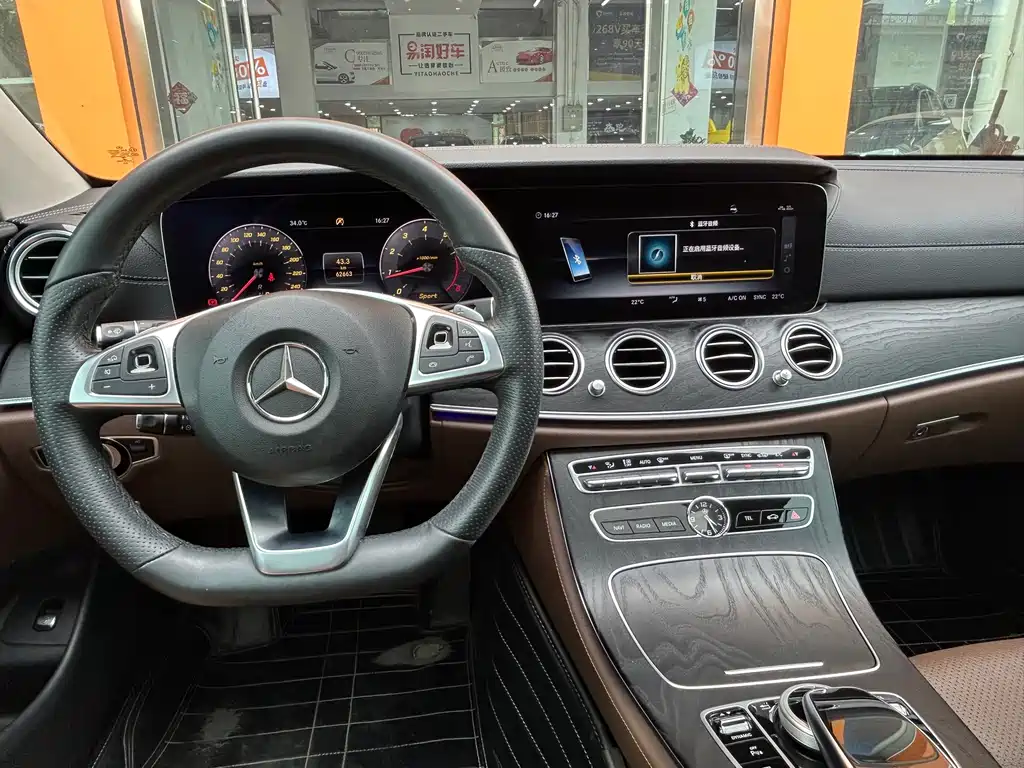Mercedes-Benz E-Class 2018 — фото 20