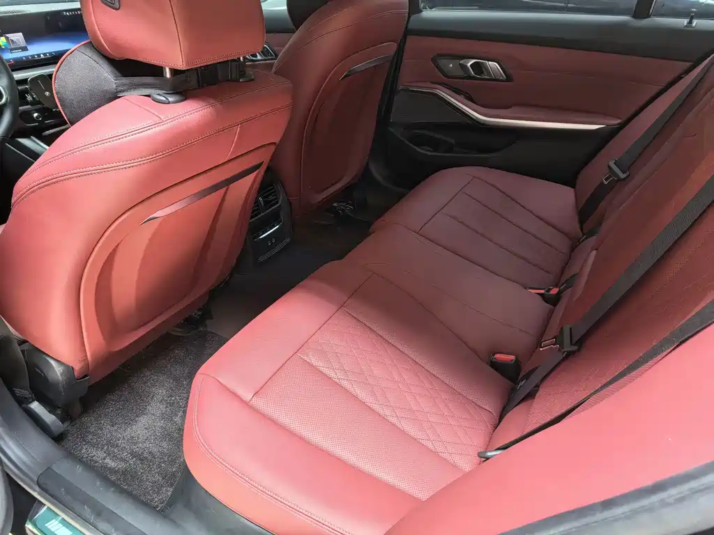 BMW 3 Series 2025 — фото 13