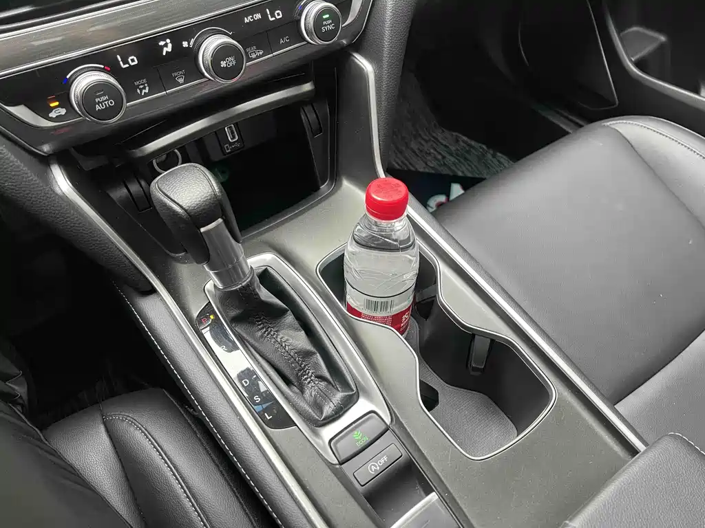 Honda Accord 2023 — фото 12