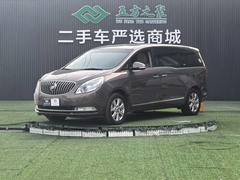 Buick GL8 2015 — фото 1