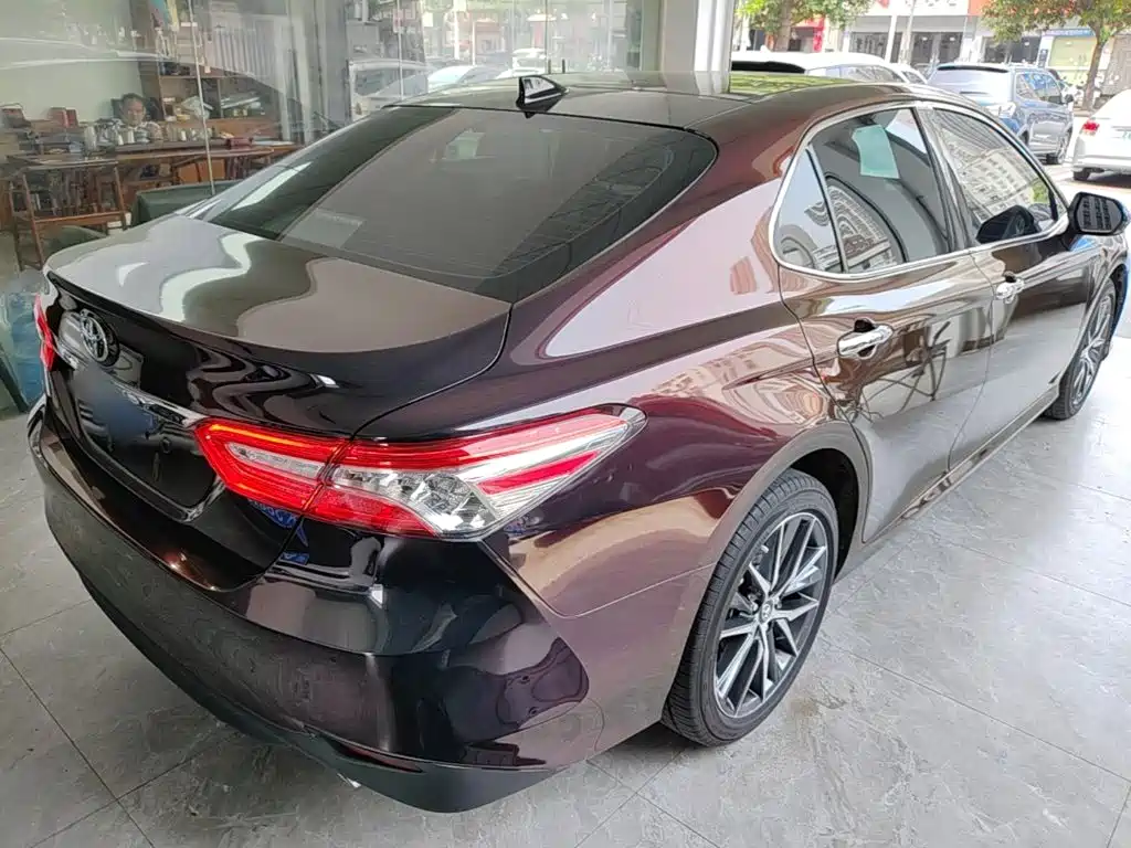 Toyota Camry 2021 — фото 7