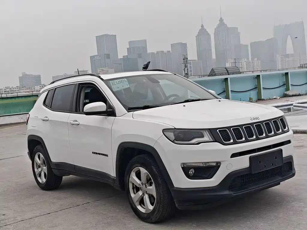 Jeep Compass 2018 — фото 2