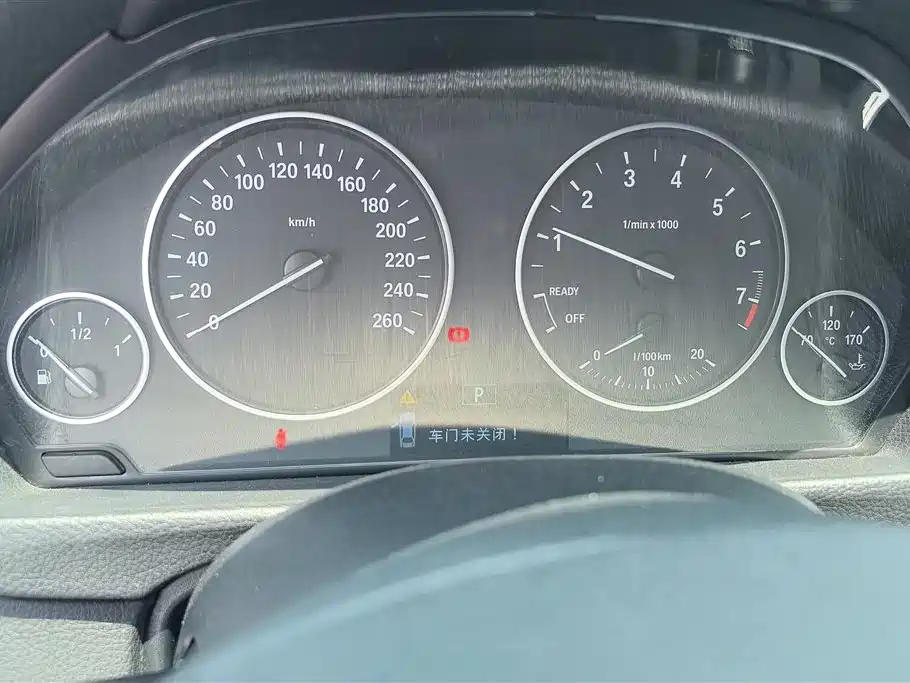 BMW 3 Series 2017 — фото 14