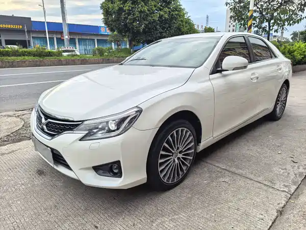 Toyota Reiz 2013
