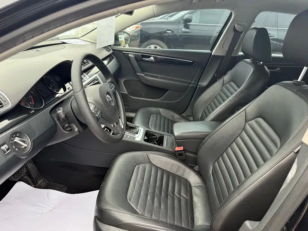 Volkswagen Magotan 2012