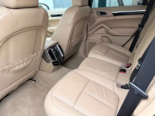 Porsche Cayenne 2012