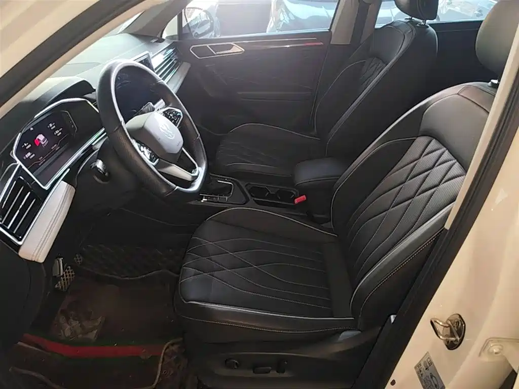 Volkswagen Tiguan L 2022 — фото 15