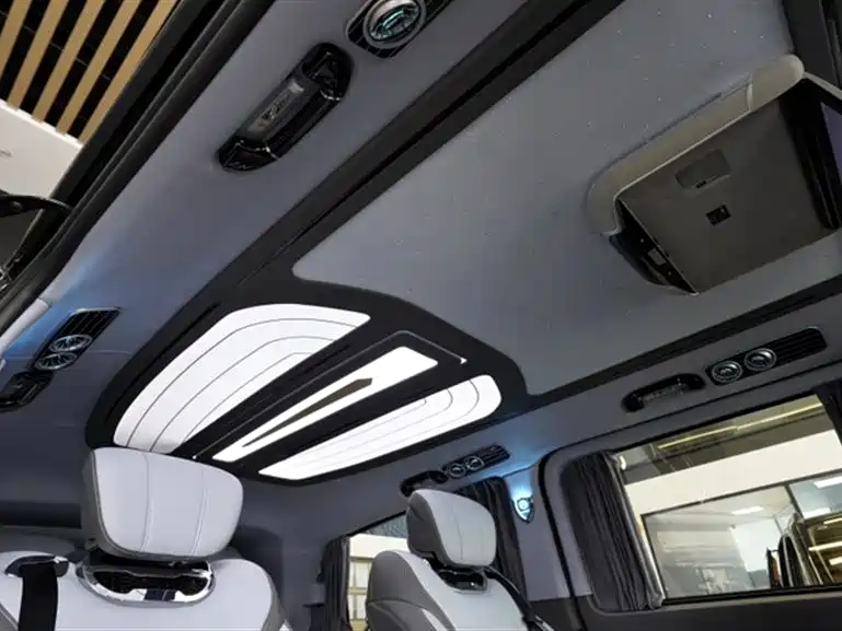 Mercedes-Benz Vito 2023 — фото 18