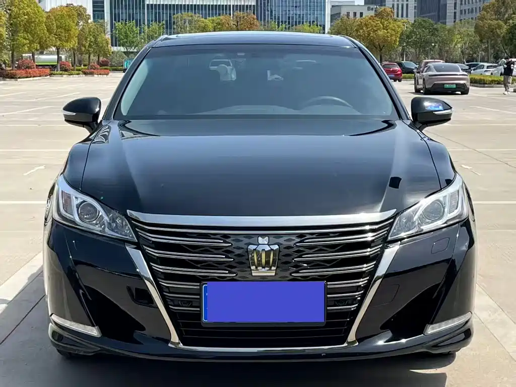 Toyota Crown 2018 — фото 2
