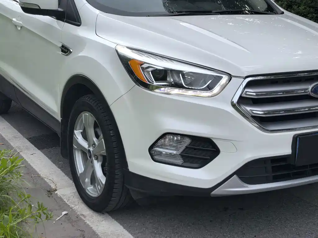 Ford Kuga 2017 — фото 16