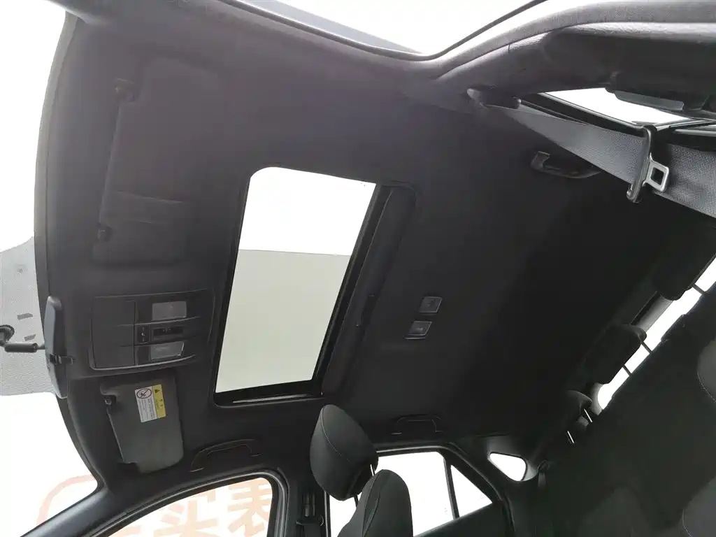 Mazda CX-4 2017 — фото 14