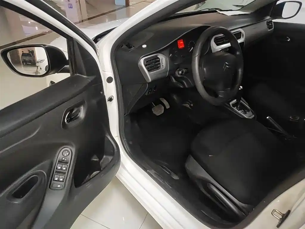 Citroen Elysee 2015 — фото 16