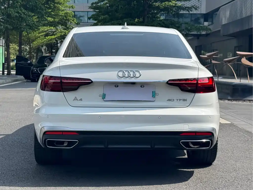 Audi A4L 2021 — фото 30