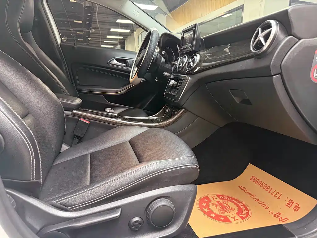 Mercedes-Benz GLA 2015 — фото 30