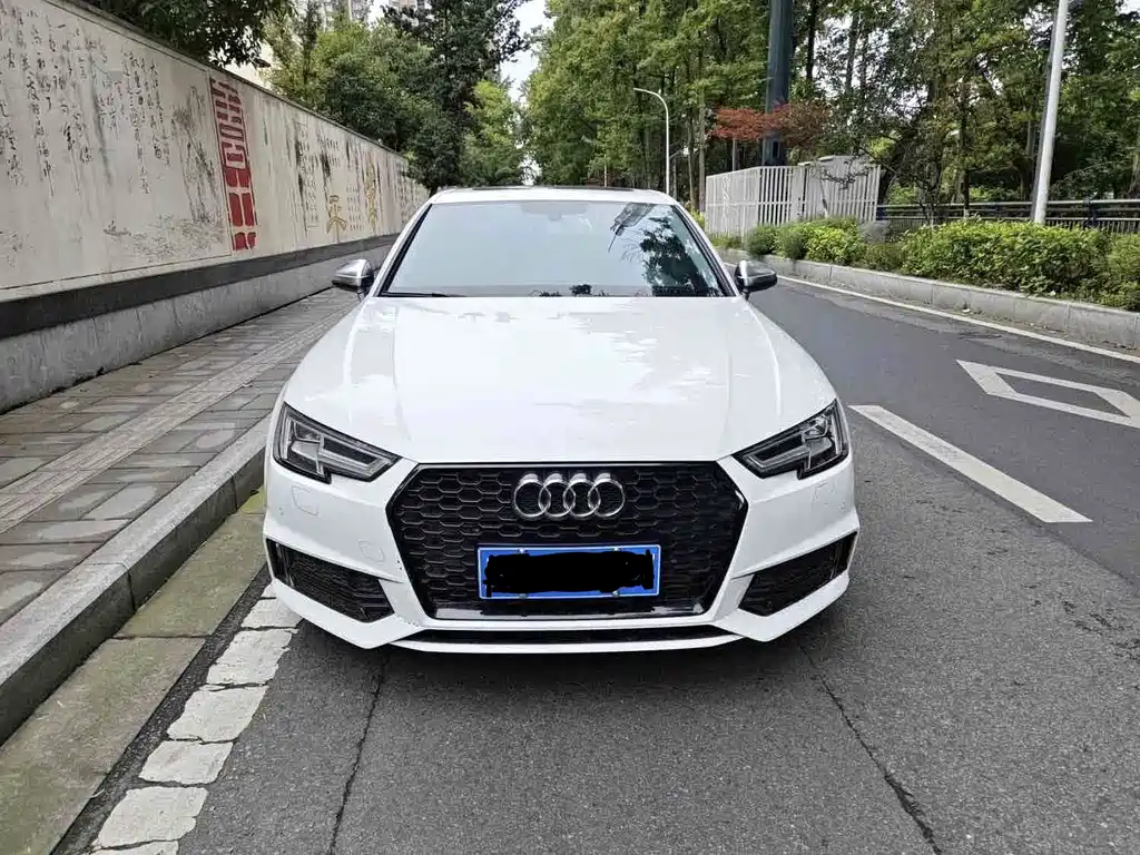 Audi A4L 2020