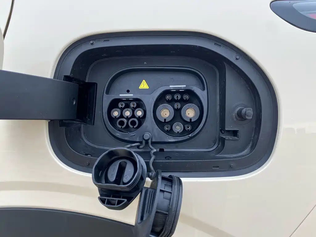 Geely Galaxy Starwish 2026 — фото 15