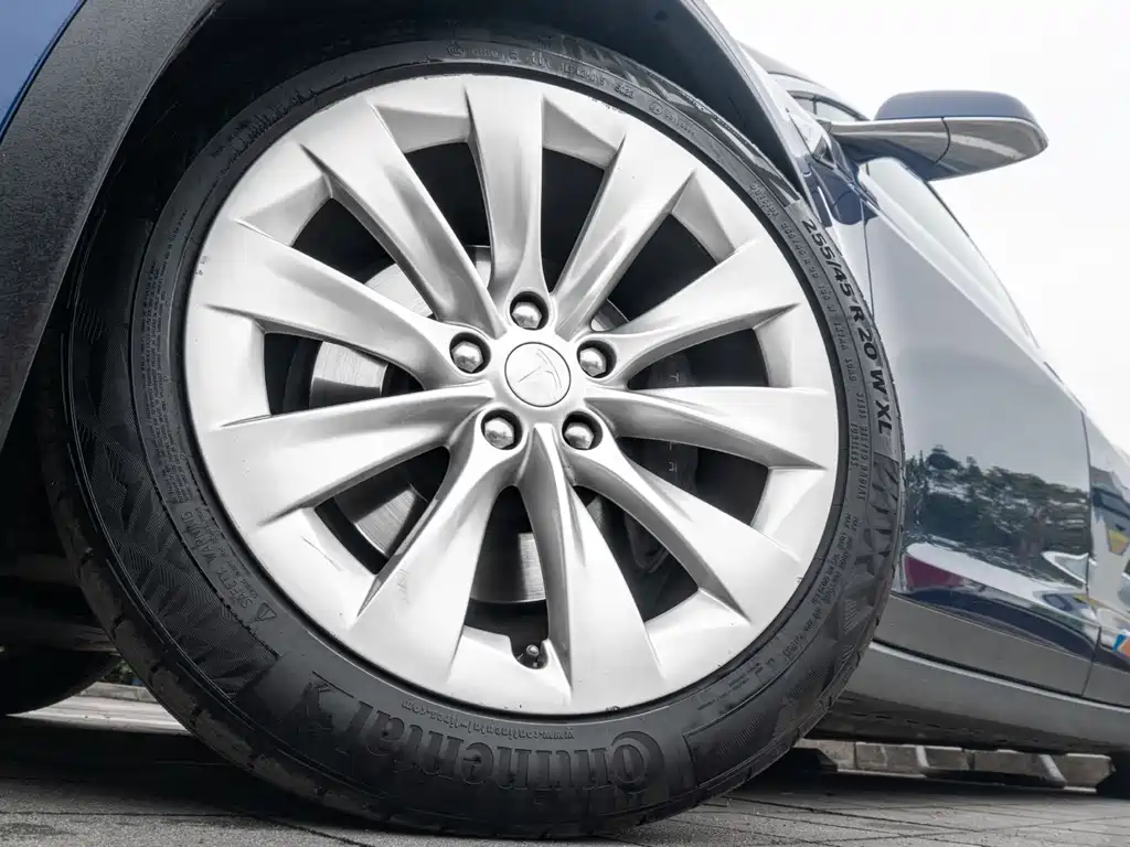 Tesla Model X 2019 — фото 17