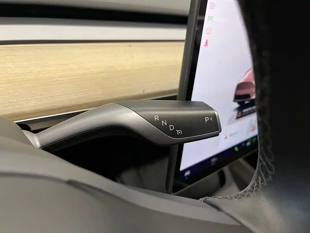 Tesla Model Y 2023 — фото 19