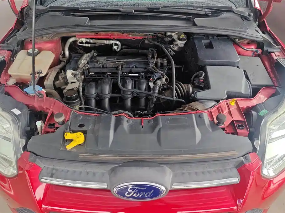 Ford Focus 2014 — фото 10