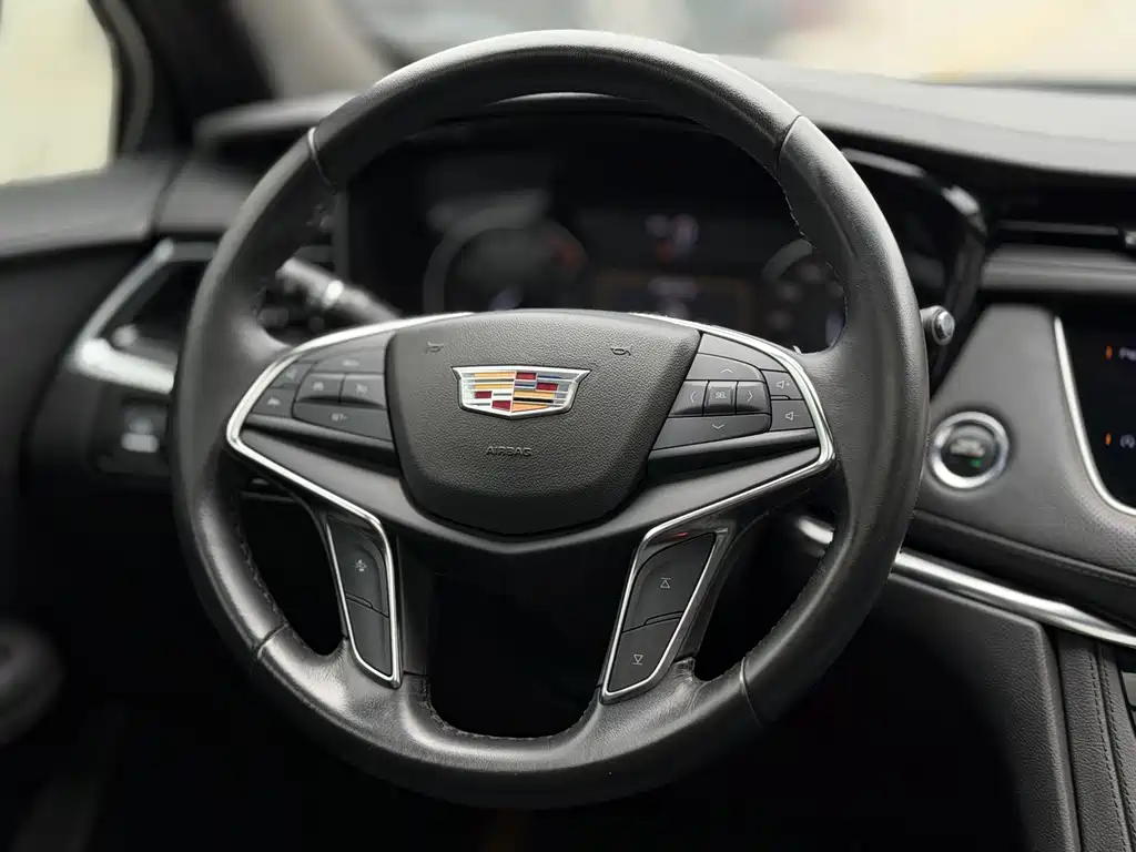 Cadillac XT5 2021 — фото 12