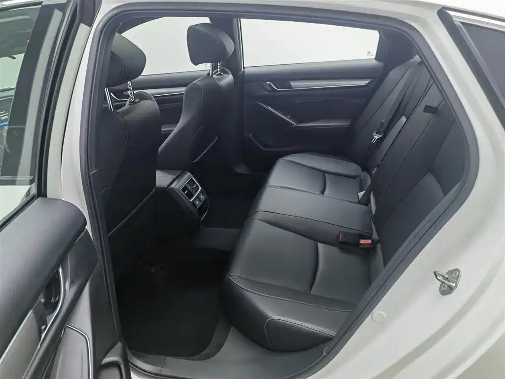 Honda Inspire 2022 — фото 15