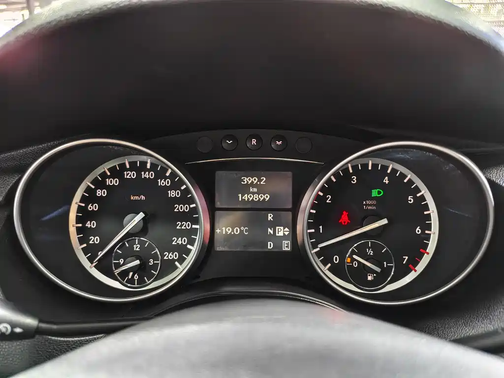 Mercedes-Benz R-Class 2014 — фото 10