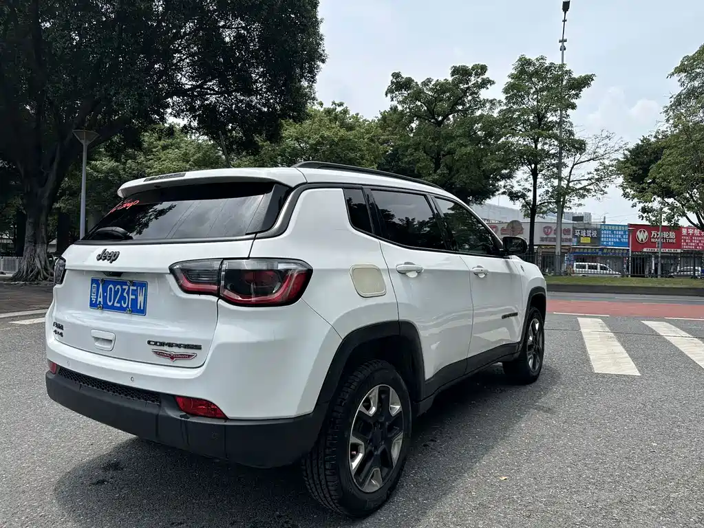 Jeep Compass 2017 — фото 4