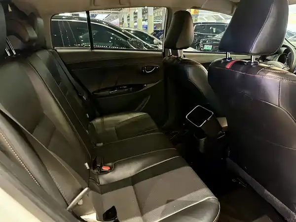 Toyota Yaris L 2022