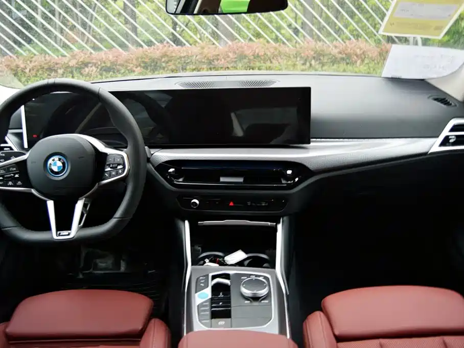 BMW i3 — фото 12