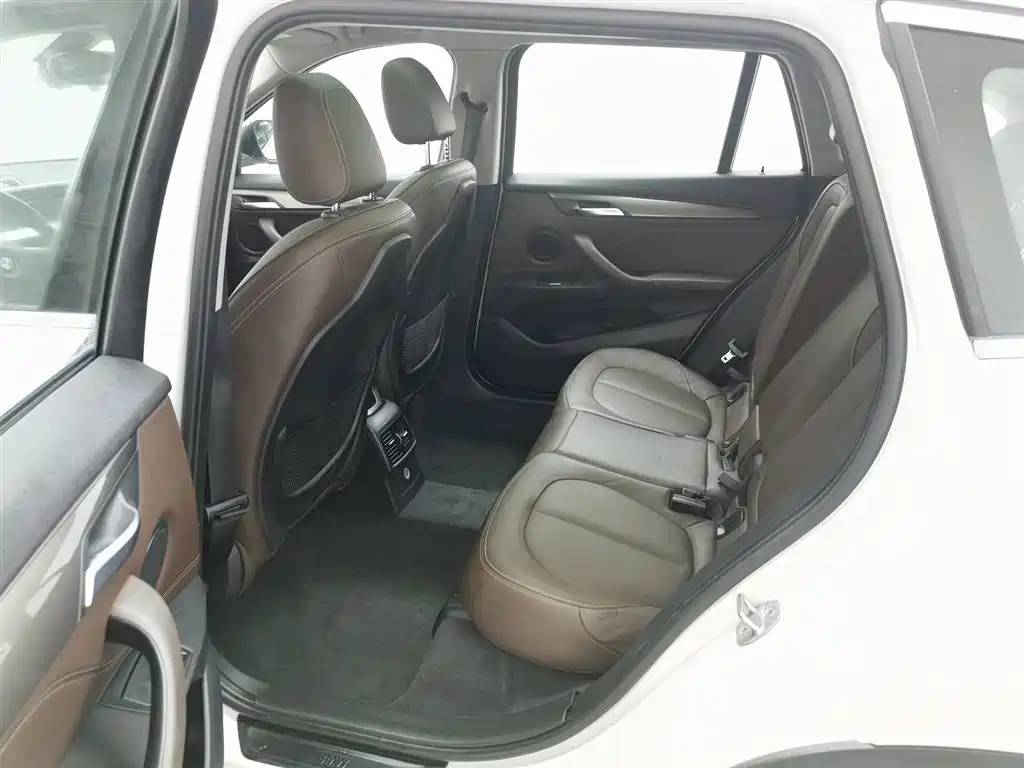 BMW X1 2018 — фото 15