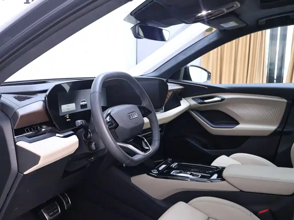 Audi Q6L E-Tron 2025 — фото 11