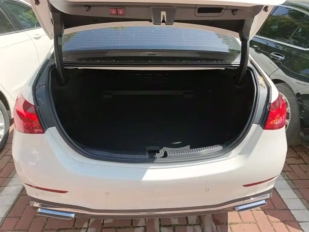 Mercedes-Benz C-Class 2023 — фото 19