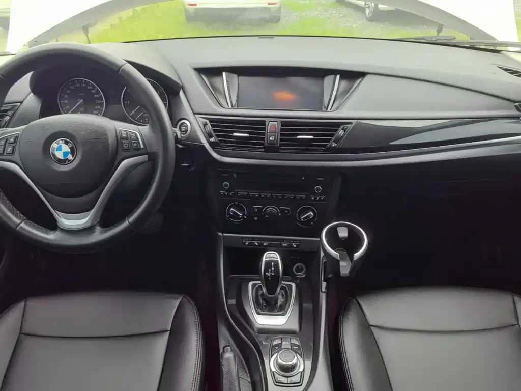 BMW X1 2015 — фото 10