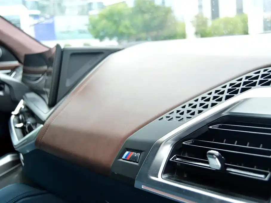 BMW XM 2024 — фото 13