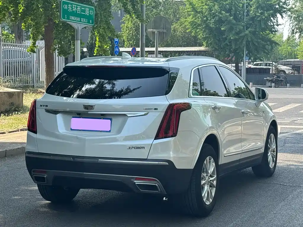 Cadillac XT5 2022 — фото 5