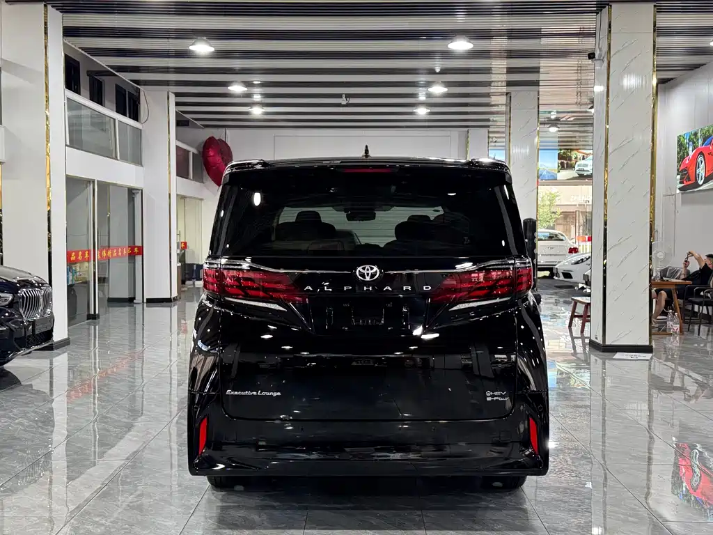 Toyota Alphard 2024 — фото 16
