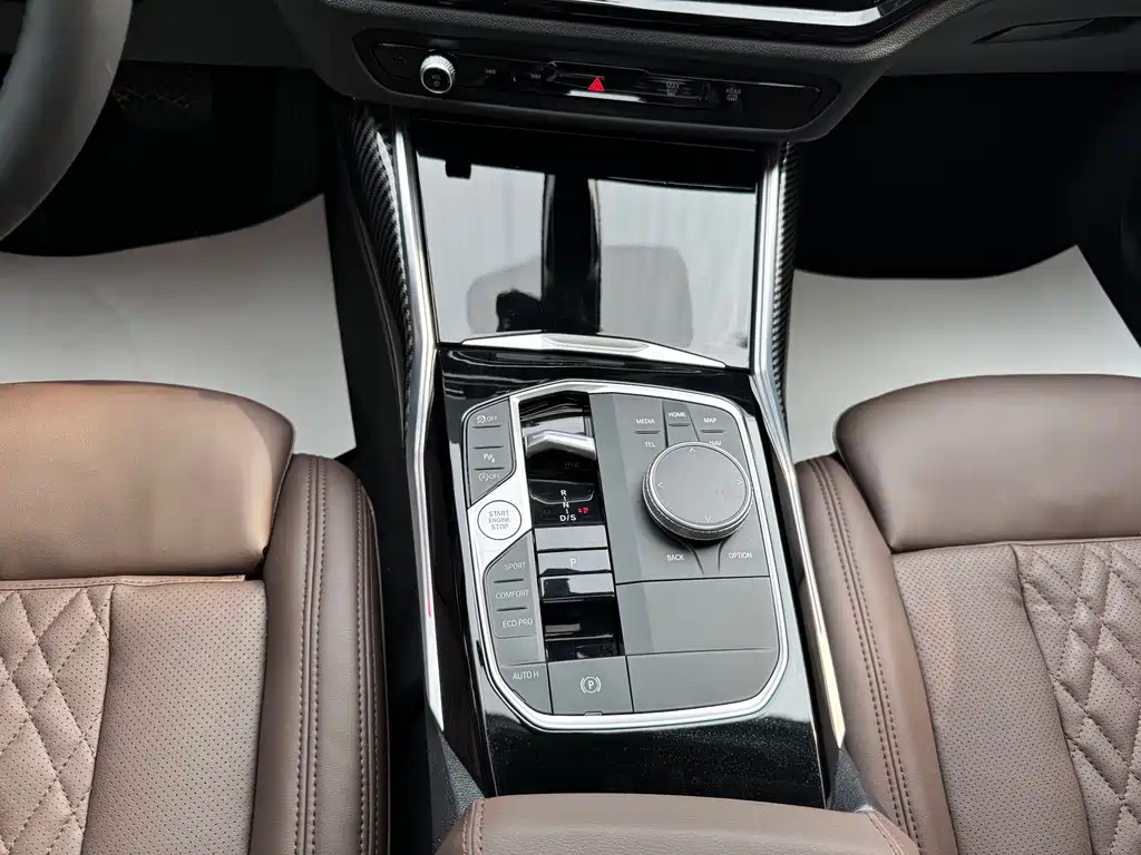 BMW 3 Series 2023 — фото 18