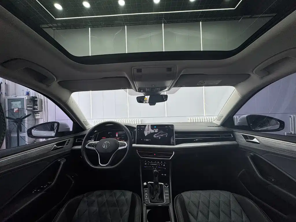 Volkswagen Sagitar 2022