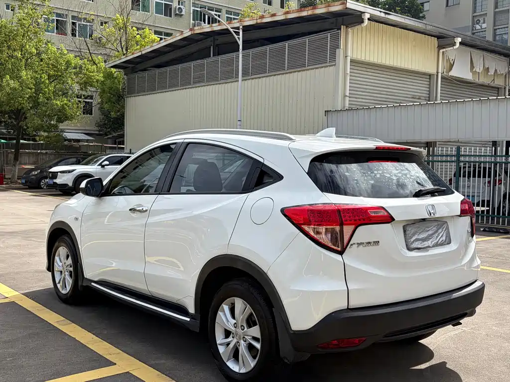 Honda Vezel 2016