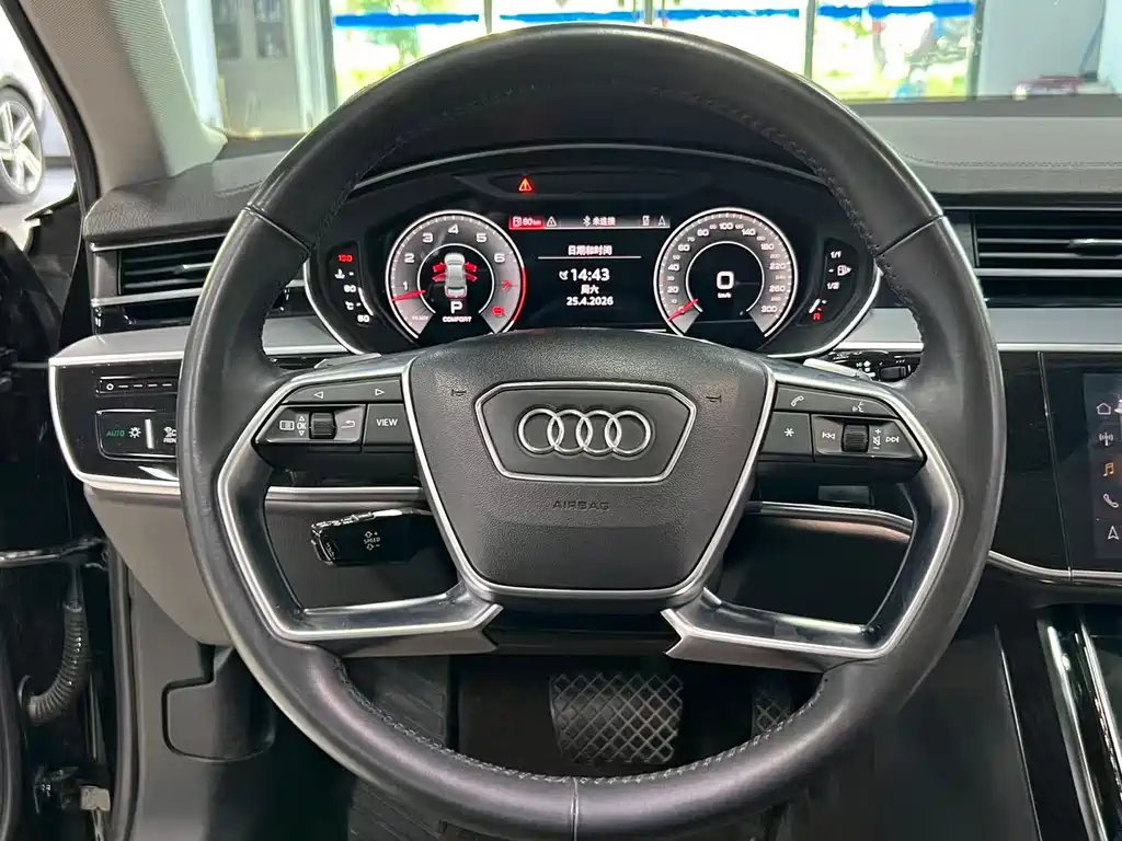 Audi A8 2019 — фото 12
