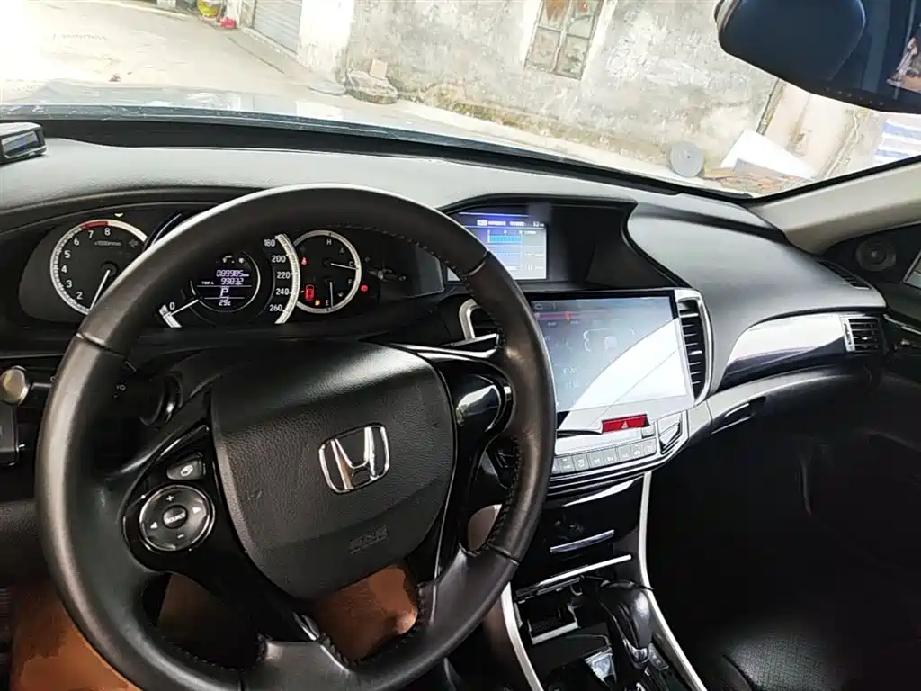 Honda Accord 2017 — фото 10