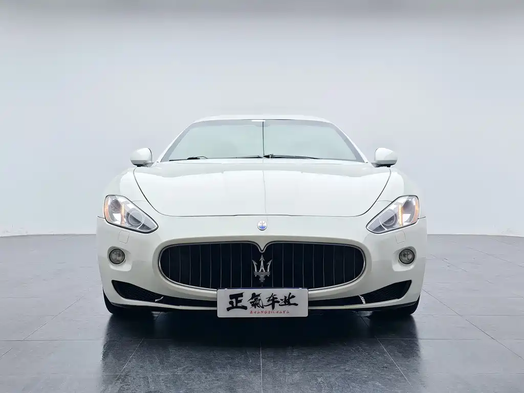 Maserati Granturismo 2014 — фото 9