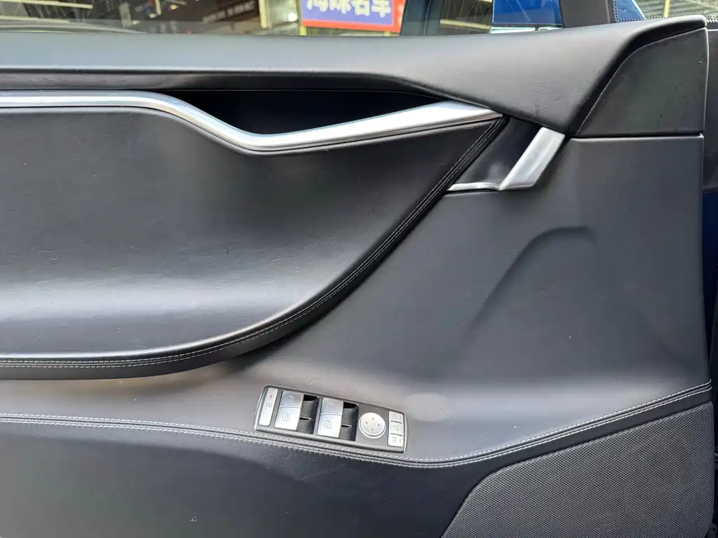 Tesla Model S 2016 — фото 10