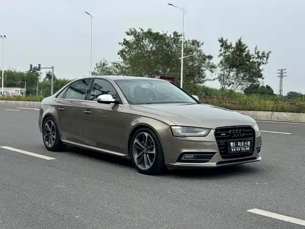 Audi A4L 2013
