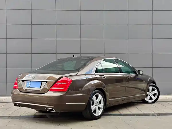 Mercedes-Benz S-Class 2010